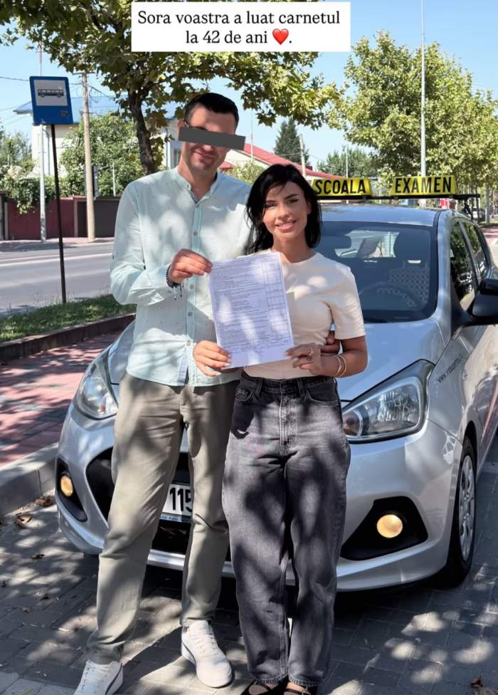 Andreea Popescu și instructorul auto