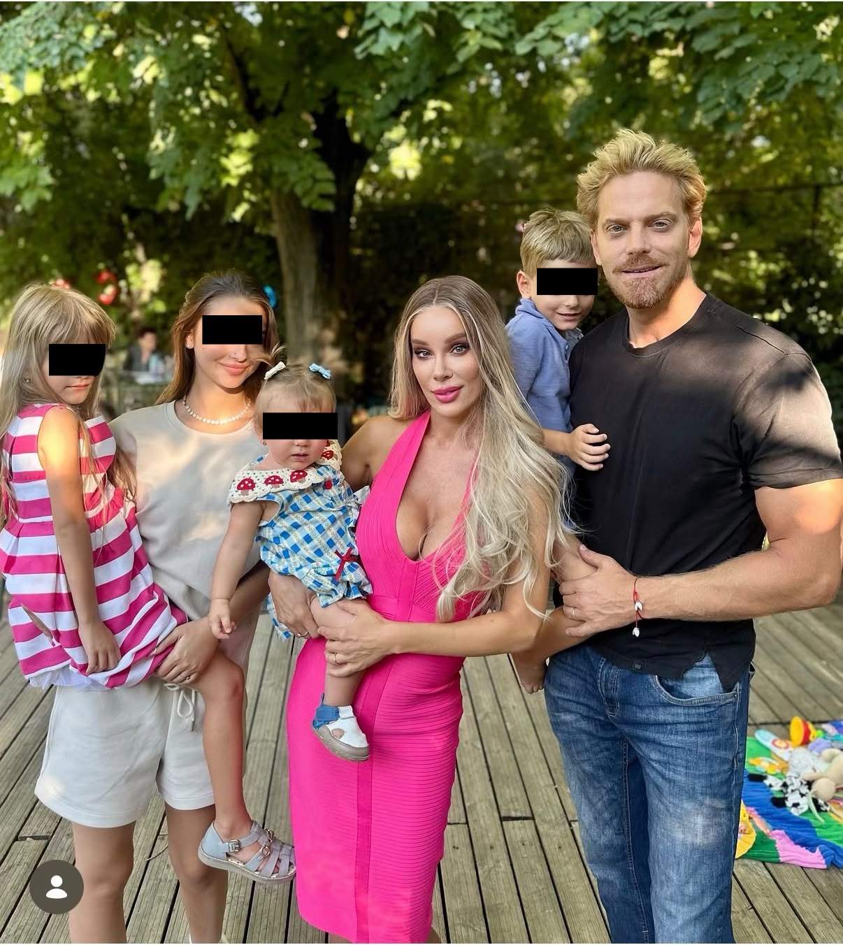 Alina Laufer impreuna cu familia