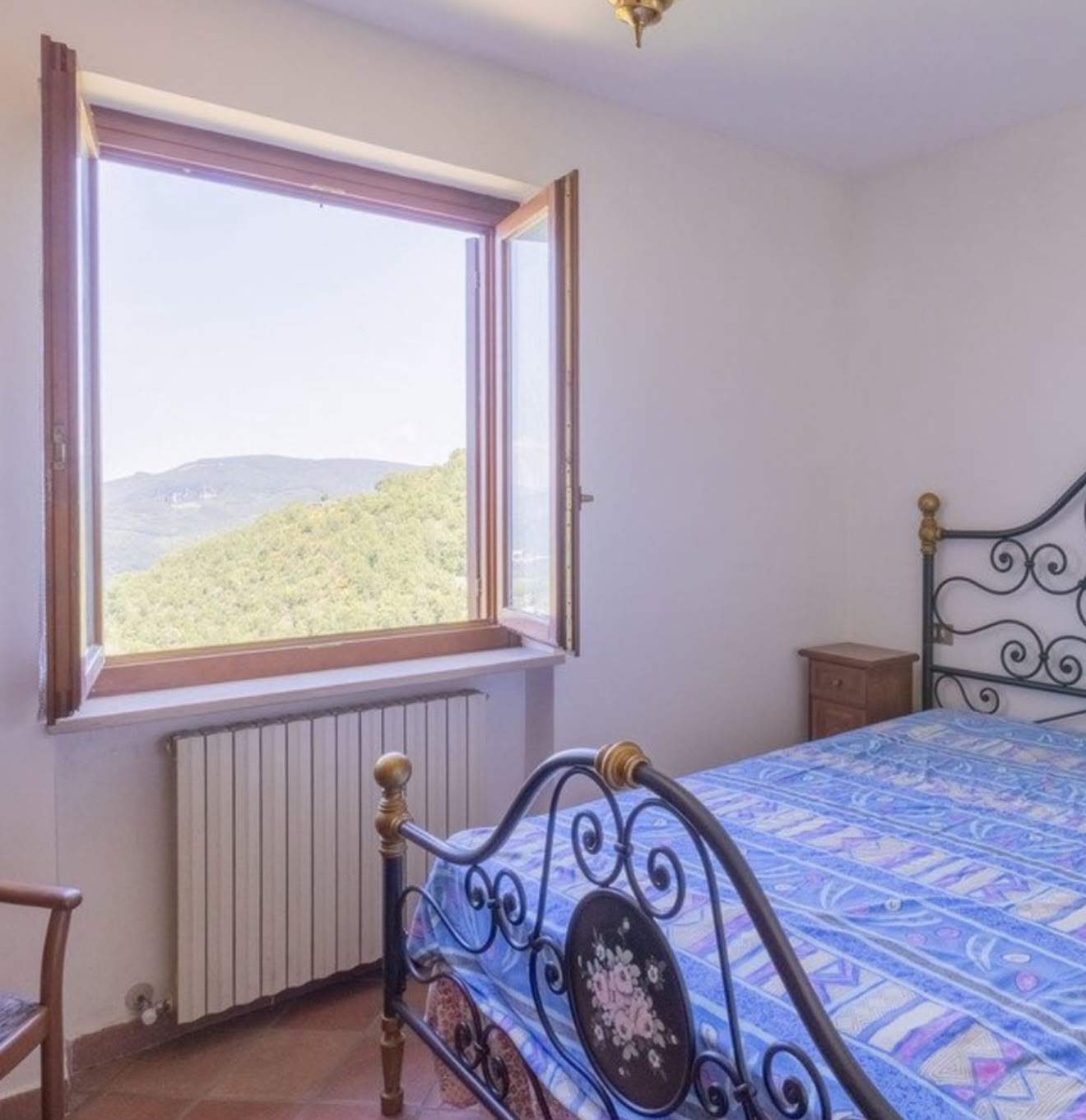 Acest apartament, la 80 de minute de Roma, se vinde cu 39.000 de euro! Priveliștea este fabuloasă! Imagini cu proprietatea | FOTO