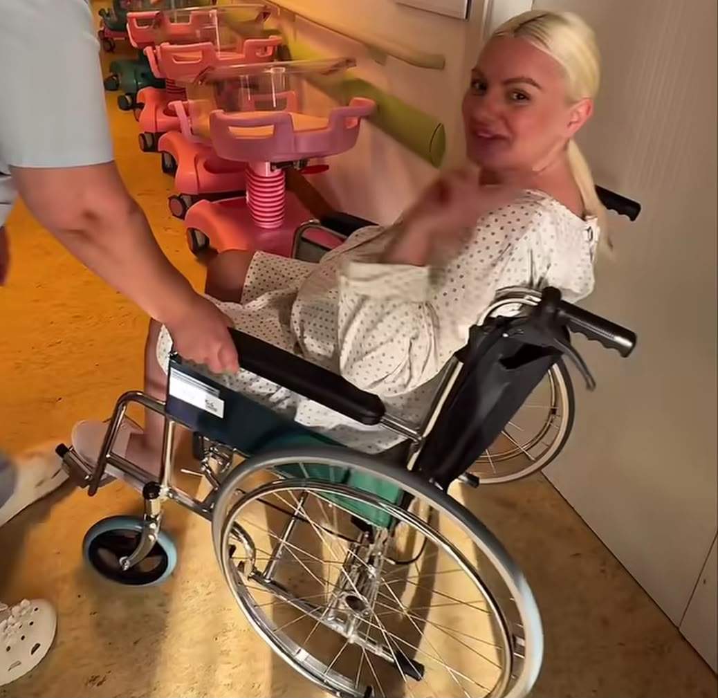 Cum a fost experiența nașterii pentru Alexandra Stan. Imagini emoționante din ziua în care artista a devenit mamă