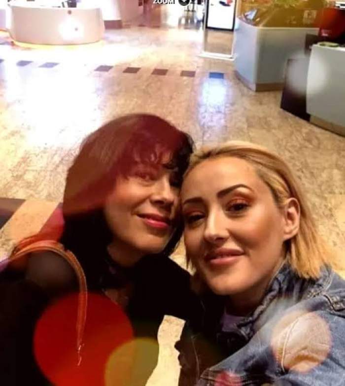 mariana moculescu si nidia moculescu selfie impreuna
