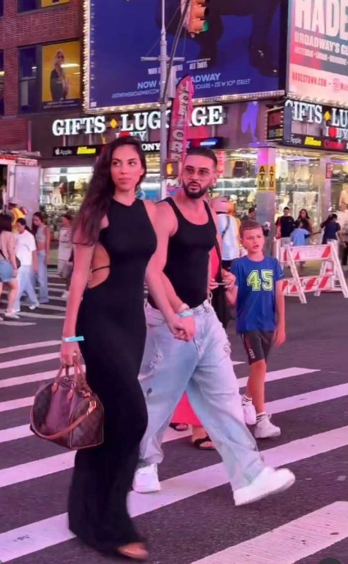 dorian popa cu sotia sa pe times squere