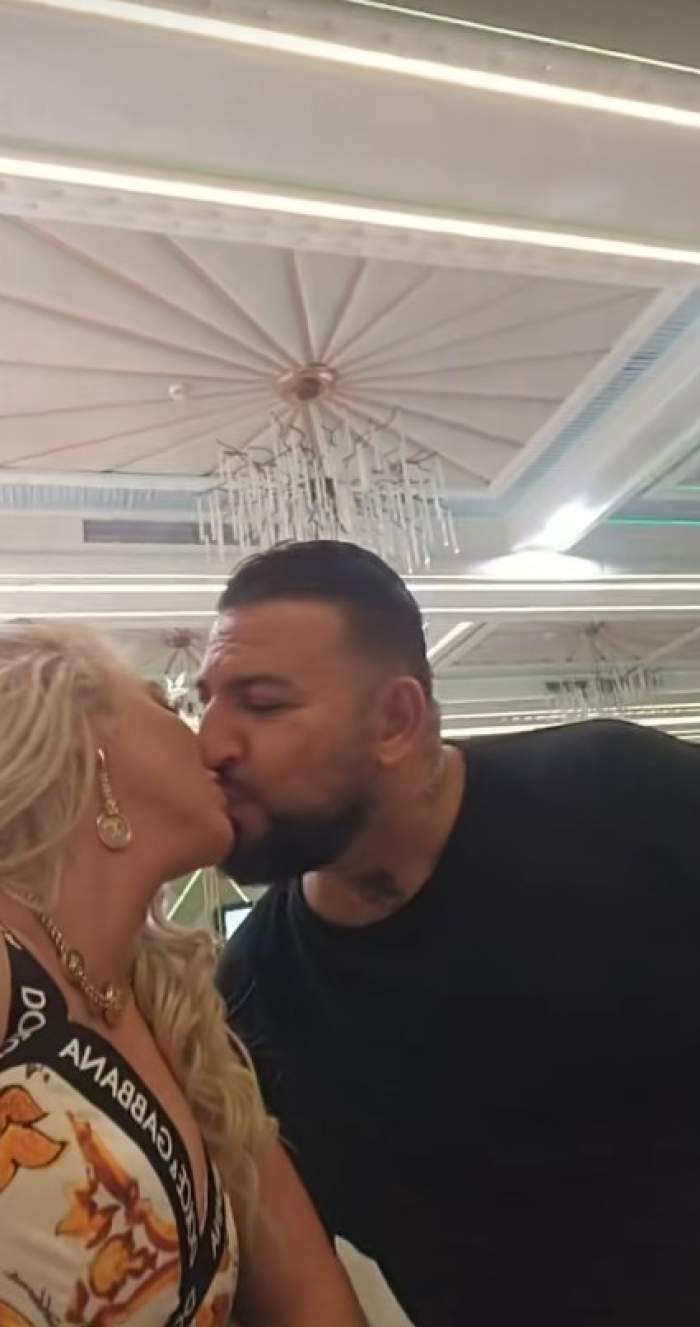 costel biju si blonda misterioasa