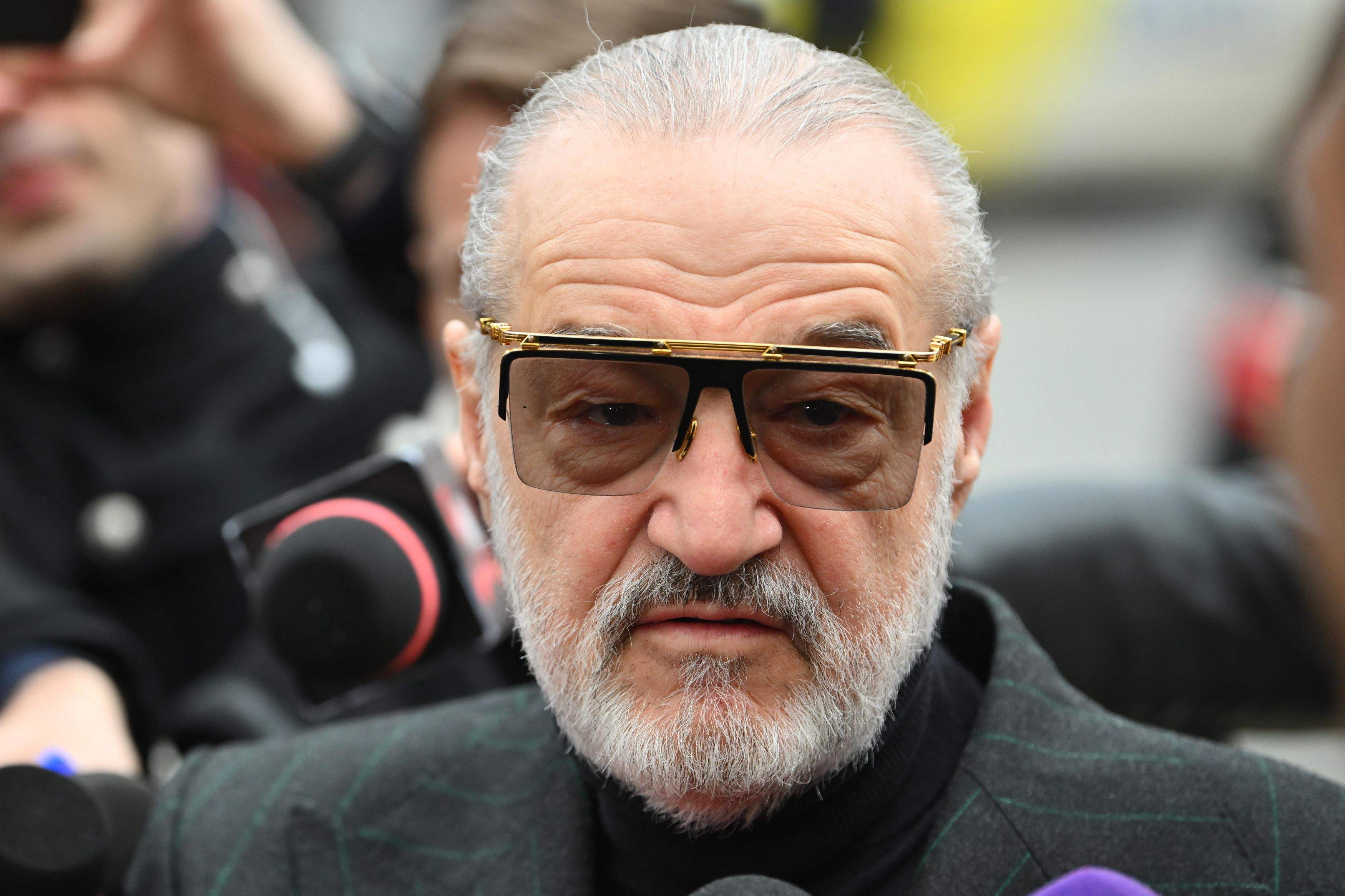 De ce le-a dat Gigi Becali 3 milioane de dolari cash călugărilor români de pe Muntele Athos! S-a aflat motivul gestului
