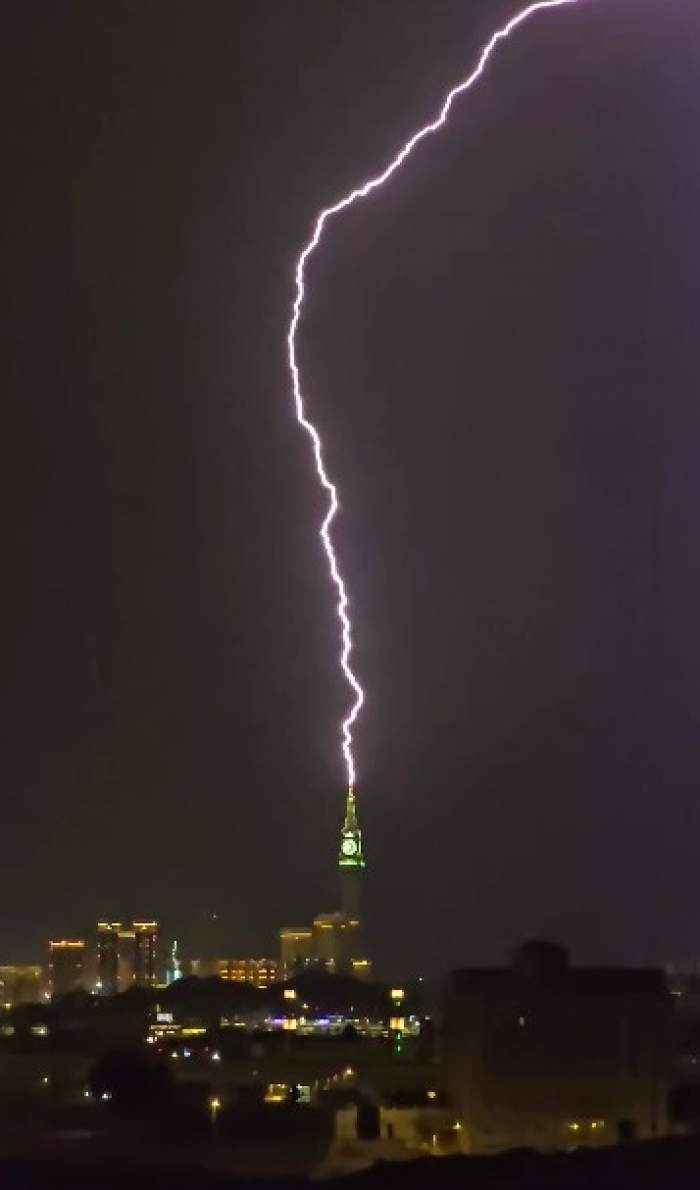 turnul cu ceas din mecca