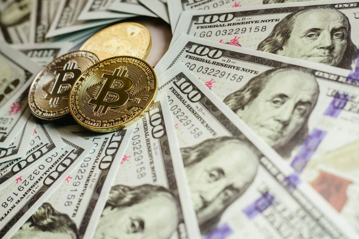 bitcoin reali, cu o valoare mai mare decât cea a unor bancnote însumând sute de dolari.