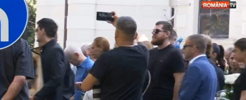 Victoria, fiica lui Cazimir Ionescu, a fost condusă pe ultimul drum. Ce s-a întâmplat la slujba de înmormântare de la cimitirul Bellu