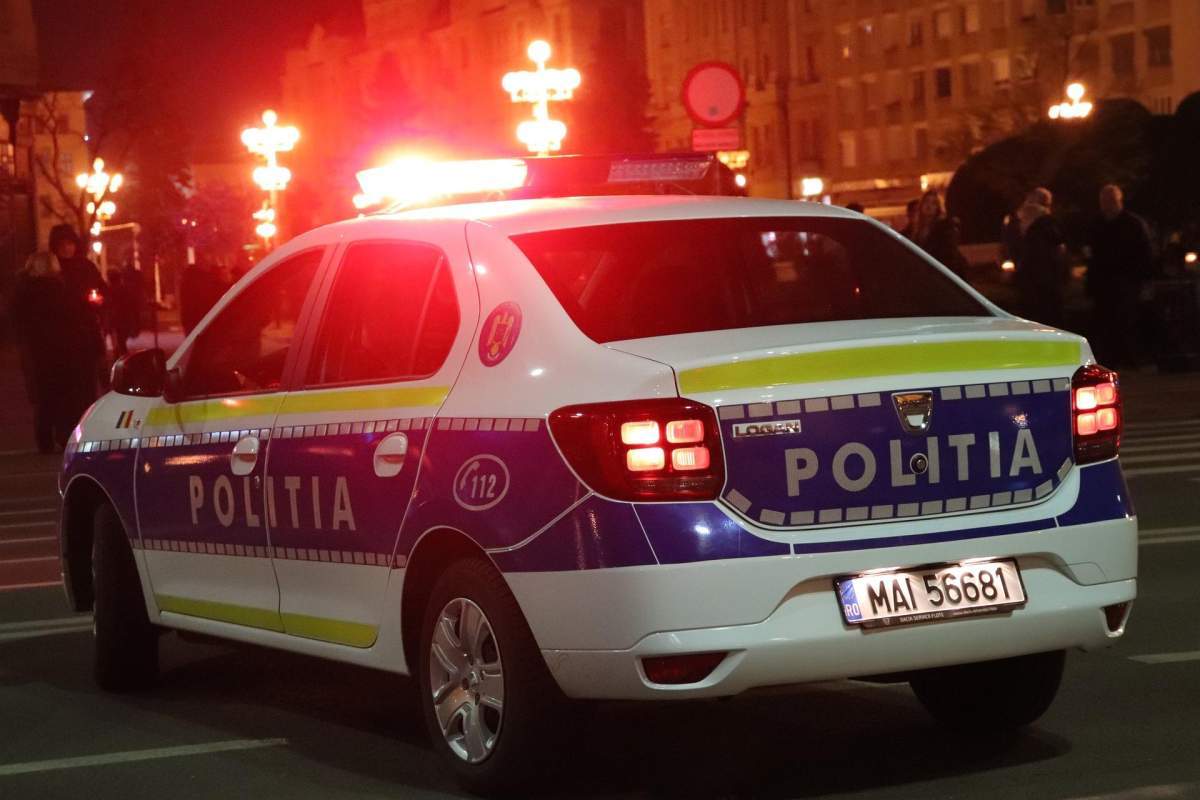 Mașină de poliție