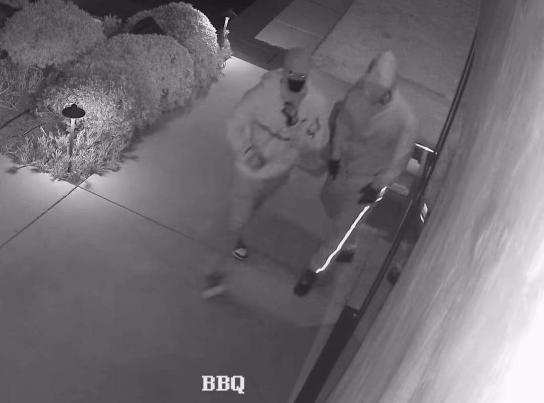 Casa lui Dragoș Săvulescu din Los Angeles a fost spartă! Imagini de pe camerele de supraveghere. Ce au furat