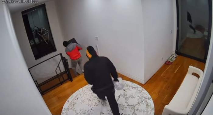 Casa lui Dragoș Săvulescu din Los Angeles a fost spartă! Imagini de pe camerele de supraveghere. Ce au furat