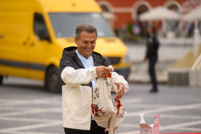 Aseară, echipa galbenă a obținut victoria, însă, lupta pentru relaxare continuă! Liviu și Andrei vor să întoarcă rezultatul, diseară, la Poftiți pe la noi – Poftiți la întrecere!