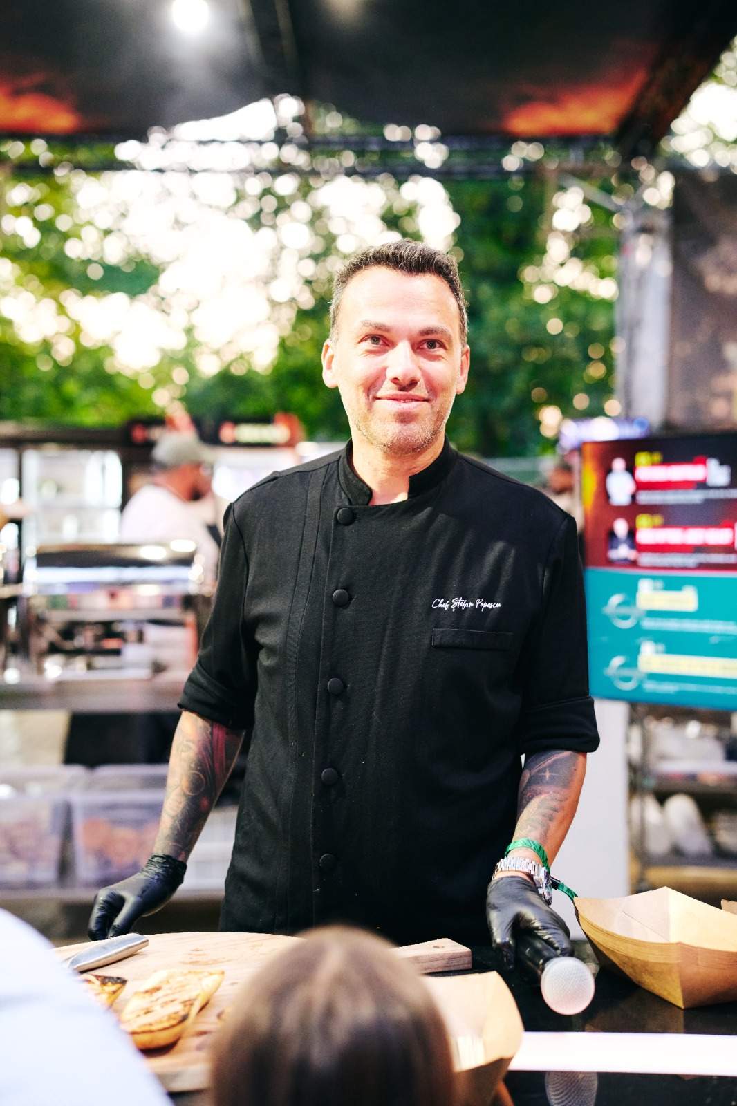 Jurații Chefi la cuțite revin la Festivalul Summer Well săptămâna aceasta, între 7 și 9 august, cu porție dublă de voie bună și un meniu irezistibil la standul show-ului culinar
