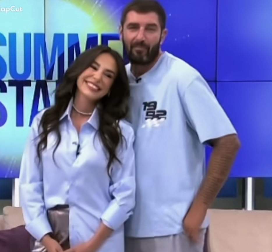 Andreea Frățilă a vorbit o oră la telefon cu Cătălin Cazacu. Andrei Ștefănescu i-a dat de gol. Cum a reacționat prezentatoarea