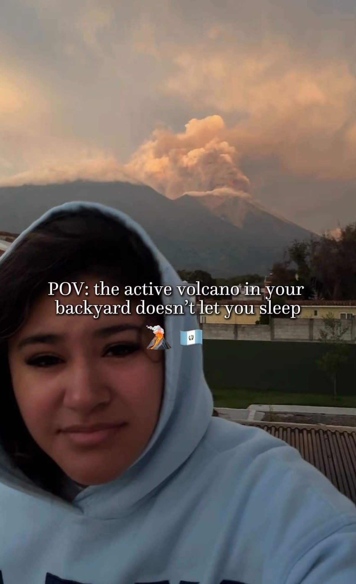 Vulcanul Fuego erupe fără oprire de 24 de ore