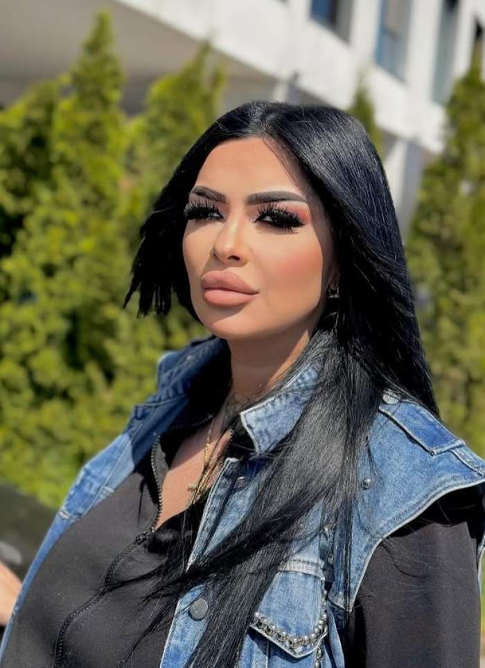 raluca dragoi in geaca de blugi