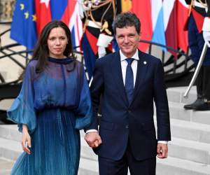 Nicușor Dan a publicat declarațiile de avere și de interese ale partenerei sale. Ce bunuri și venituri are Mirabela Grădinaru