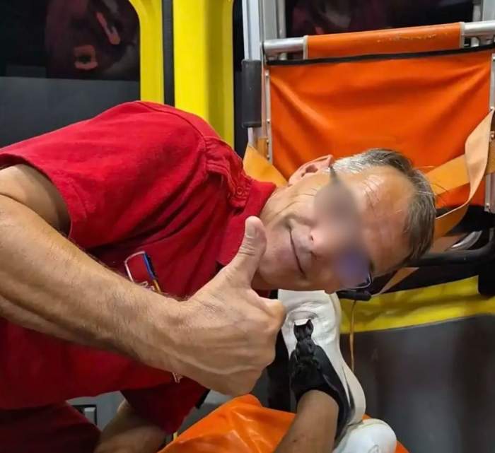 Cascadorul accidentat, în ambulanță