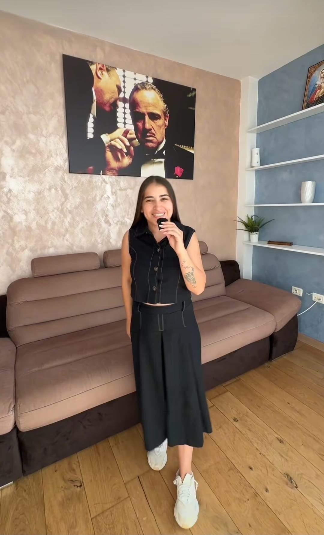 Prințesa de Aur își vinde apartamentul. Cum arată locuința din Pitești a cântăreței | FOTO