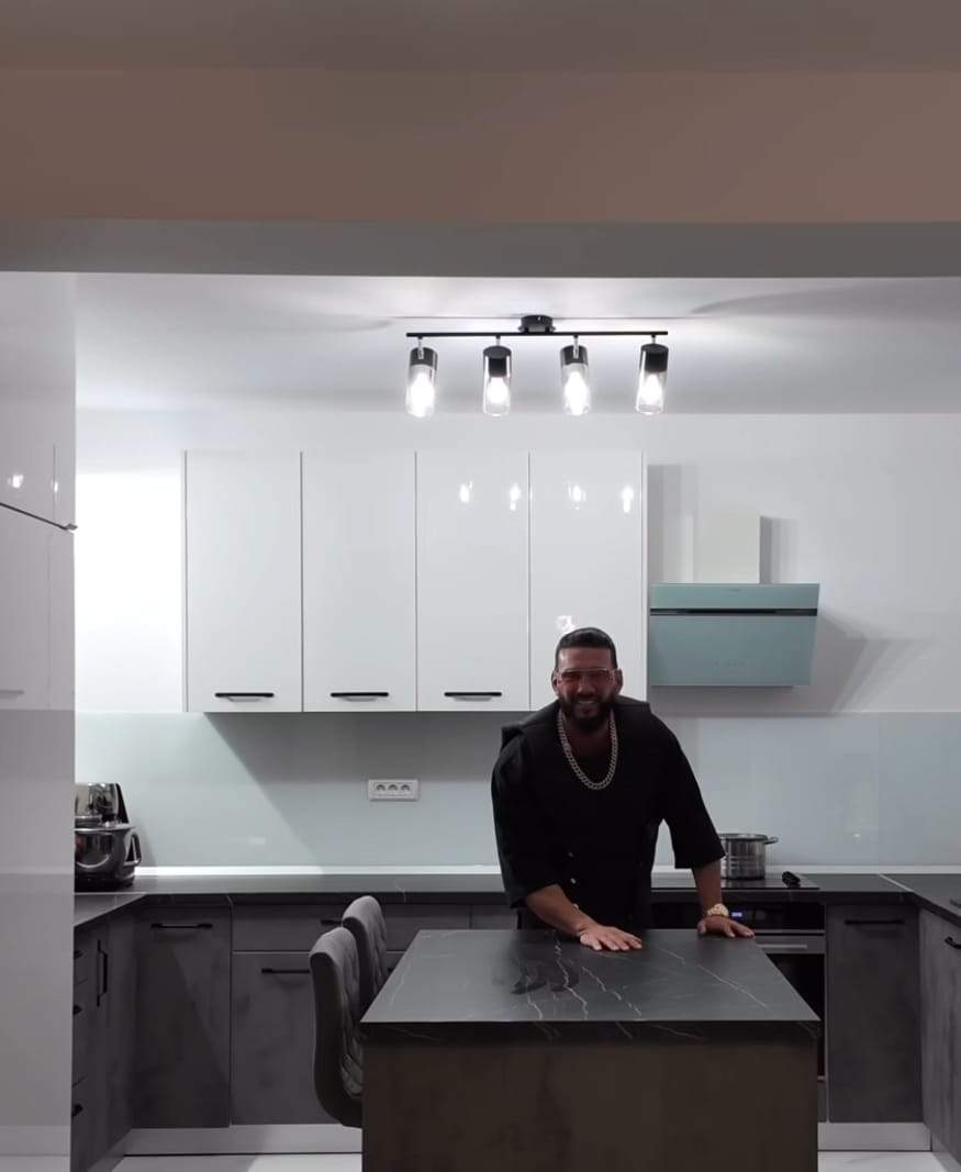 Cât costă să cumperi o casă de la Dorian Popa. Imagini cu locuințele