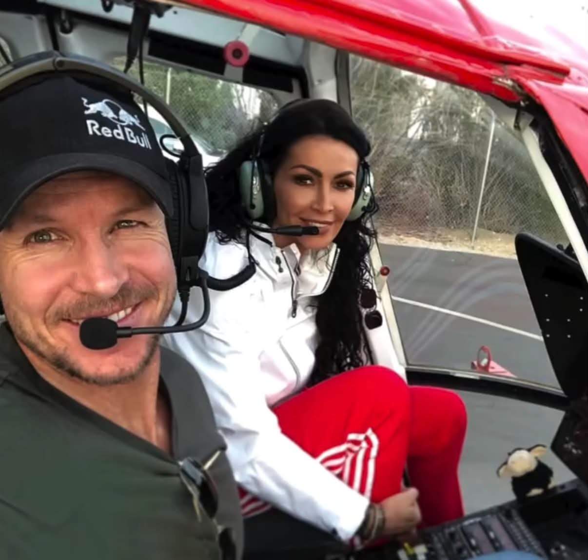 Mihaela Rădulescu susține că a fost ștearsă din viața lui Felix Baumgartner pe Wikipedia: „Fix la un an de la moartea lui”
