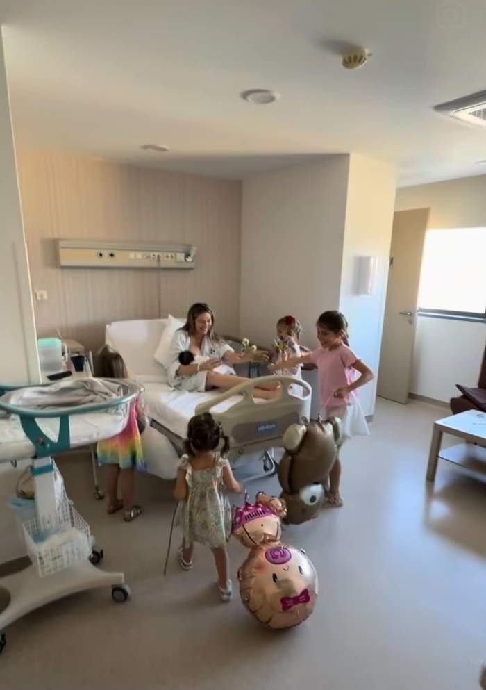 Laura Cosoi a făcut public momentul în care fiicele sale au cunoscut-o pe surioara lor, Nina. Cum au reacționat