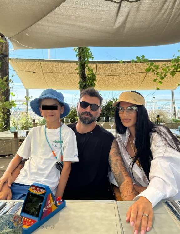 raluca ropotan cu adrian ropotan si fiul lor