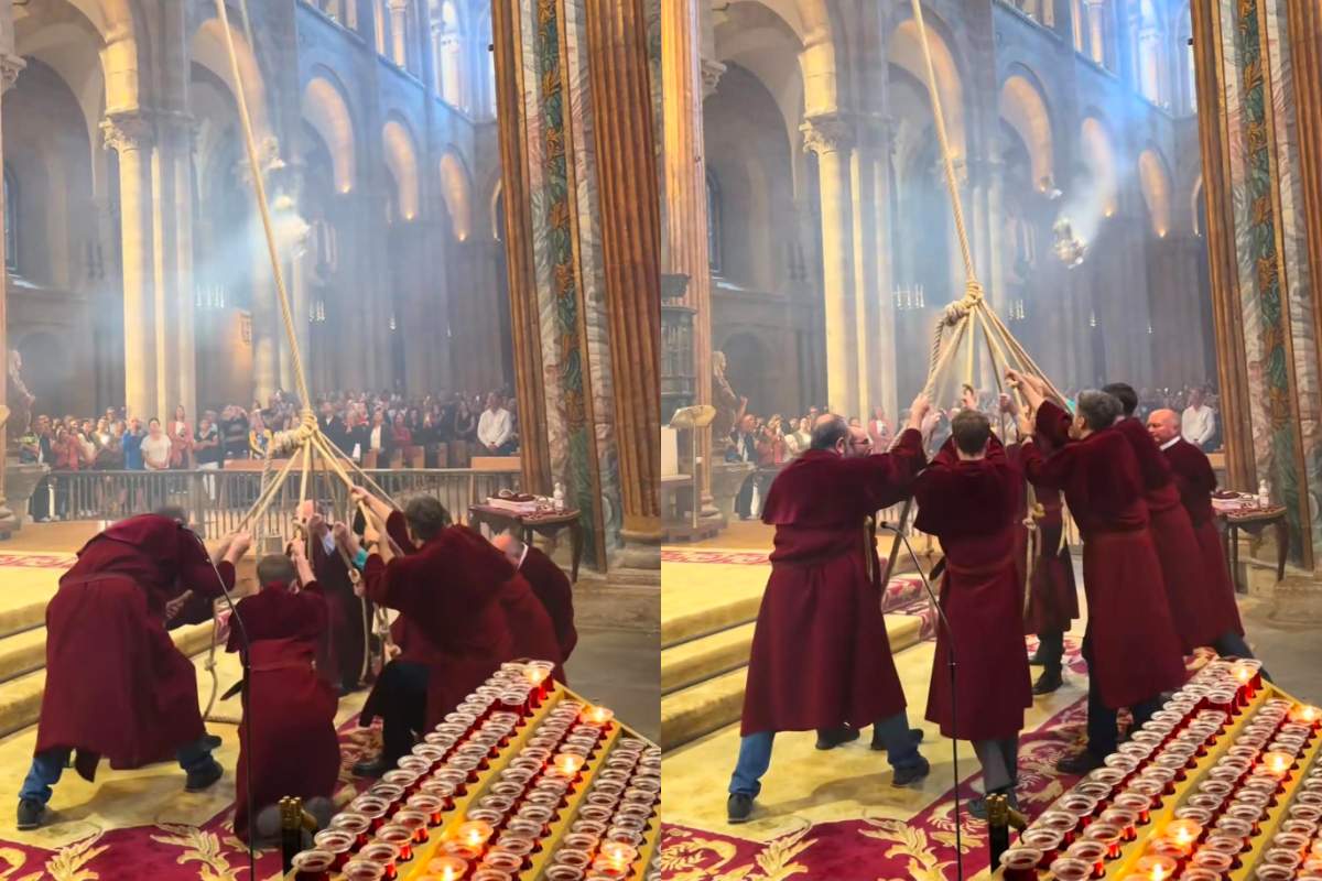 Imagini spectaculoase din Catedrala din Santiago de Compostela. Cădelnița de 53 de kilograme „zboară” prin lăcașul de cult cu 68 km/h