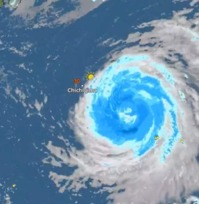 Taifunul Dolphin lovește Japonia! Sute de mii de oameni, evacuați, iar peste 500 de zboruri au fost anulate