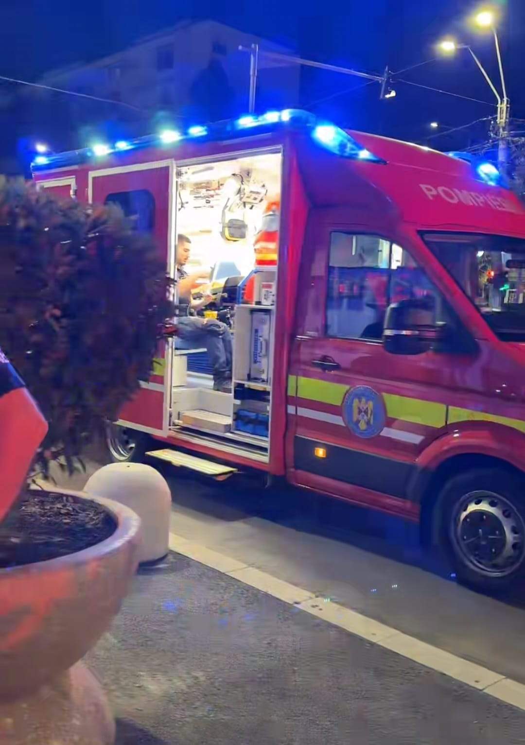 Explozie puternică la un bloc din Sectorul 4, în București! Un tânăr ar fi fost grav rănit | FOTO