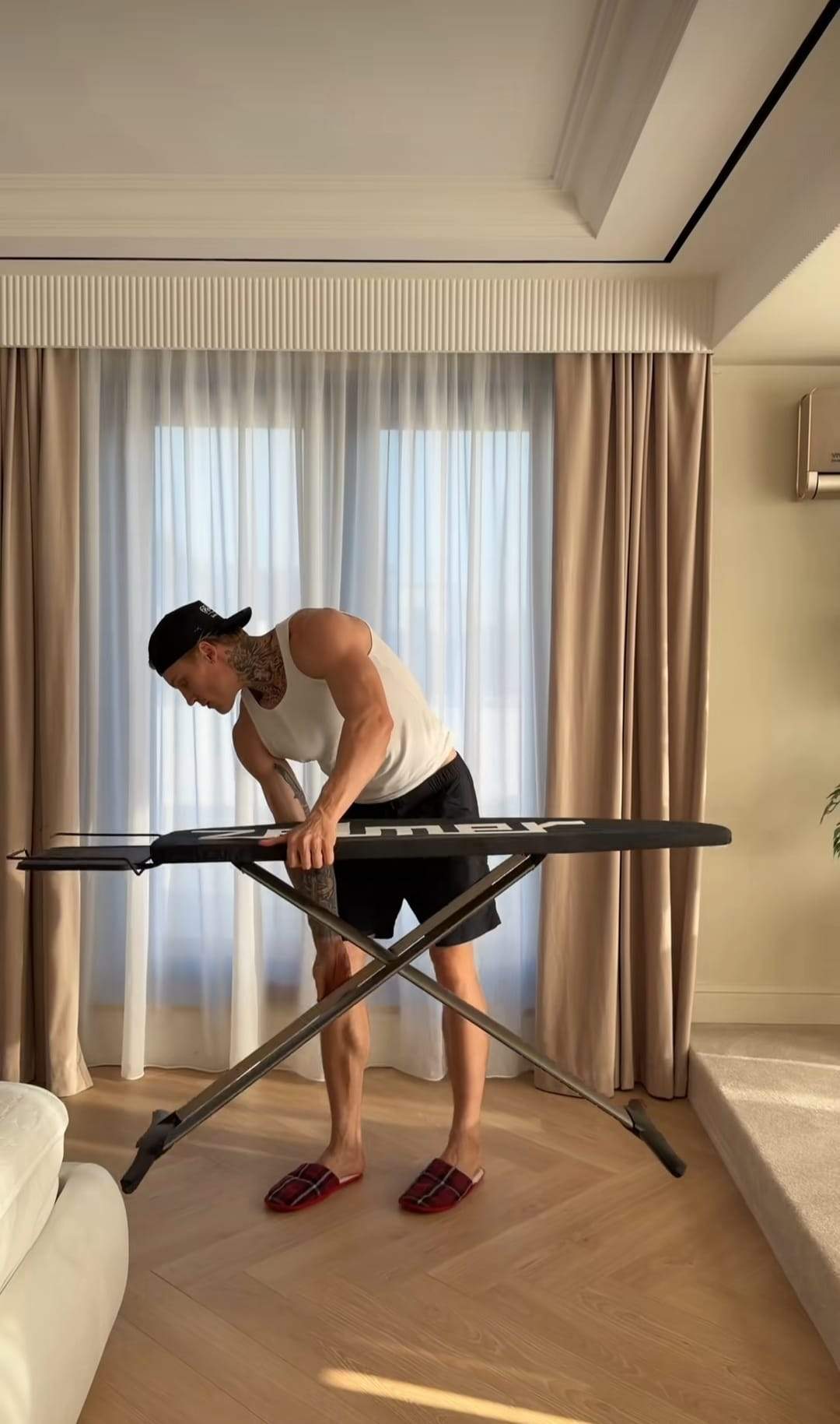 Cum arată casa lui Valerie Lungu! Influencerița a făcut turul noii sale locuințe, după doi ani de când a început construcția | FOTO