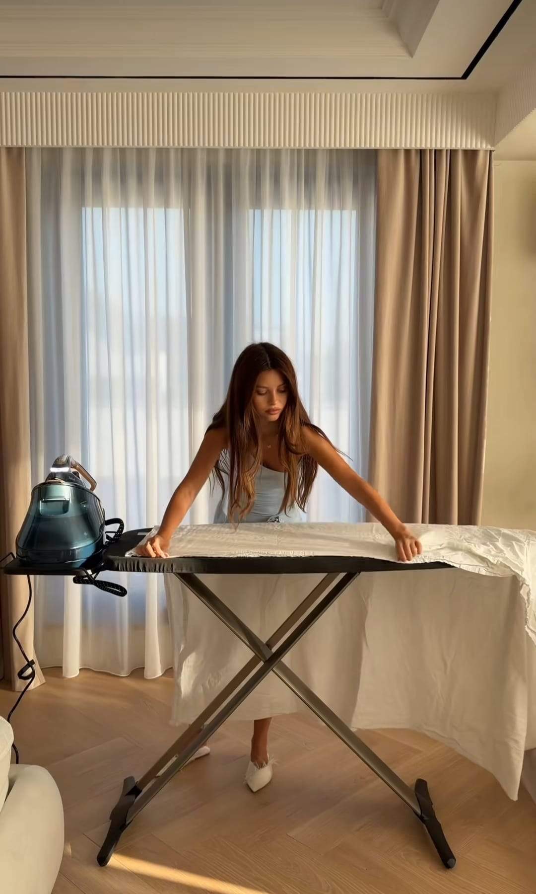 Cum arată casa lui Valerie Lungu! Influencerița a făcut turul noii sale locuințe, după doi ani de când a început construcția | FOTO