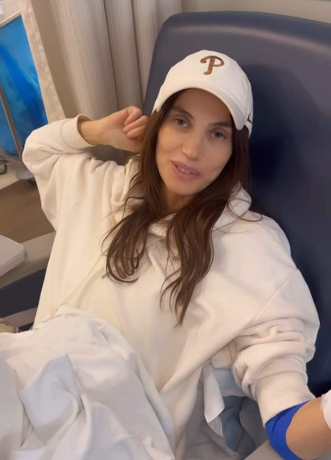 Primele imagini cu Alina Pușcău după tratamentul împotriva bolii grave! Cum se simte vedeta | VIDEO