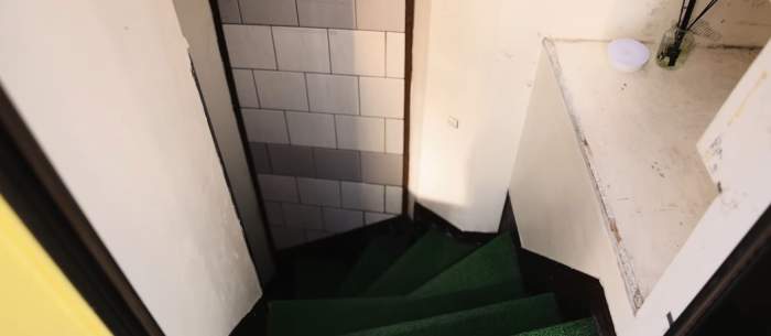 Un turist a dormit în cel mai strâmt apartament din Japonia. Tânărul și-a împărtășit experiența