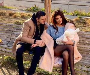 Cât costă să ai un copil cu mamă surogat în America. Suma poate depăși 250.000 de dolari. Ce presupune procedura „AAA” despre care vorbește Angela Martini