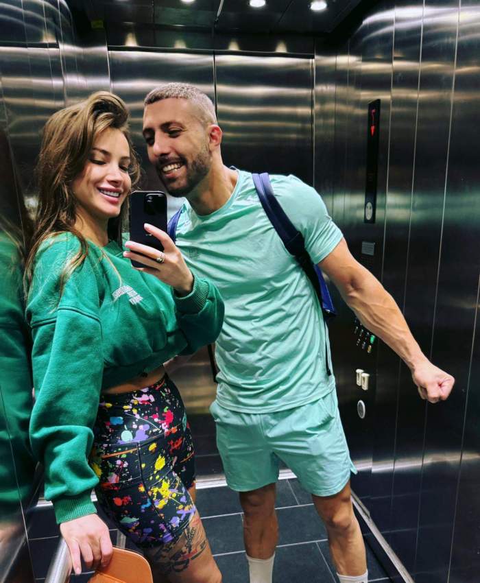 Mattia si Teodora s-au fotografiat in lift