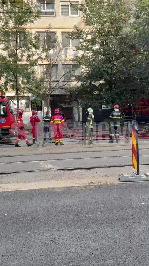 Incendiu puternic în Sectorul 3 din București! Un apartament din zona Dristor a luat foc | VIDEO