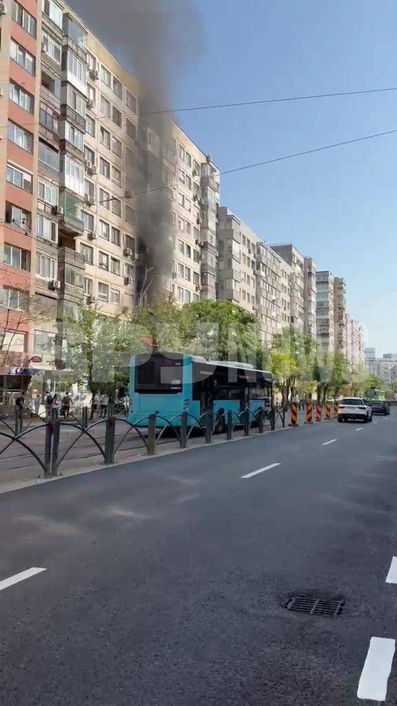 Incendiu puternic în Sectorul 3 din București! Un apartament din zona Dristor a luat foc | VIDEO