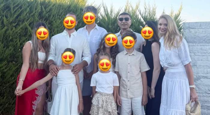 cristi borcea cu cei 9 copii si valentina pelinel