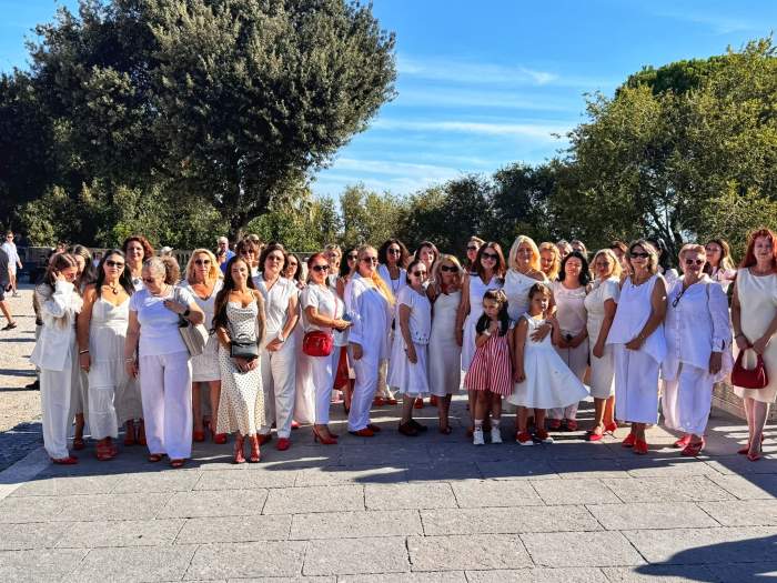 DRAGOSTEA POARTĂ PANTOFII ROŞII. SheroTalk a ajuns la Roma: „Aș fi avut nevoie de tine acum 35 de ani"