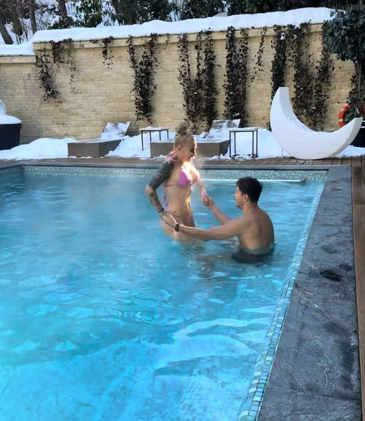 Anamaria Prodan i-a făcut o declarație siropoasă lui Ronald Gavril! Cele mai romantice imagini cu impresara și partenerul ei