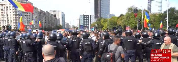 Bătaie în Piața Victoriei, la protest. A fost nevoie de intervenția jandarmilor