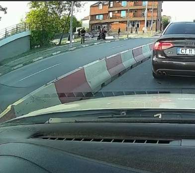 Un bărbat a fost izbit de un stâlp, în Năvodari. Care este starea lui. Video cu momentul