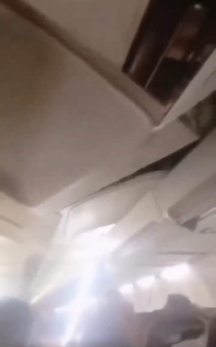 Momente tensionate la bordul unui Boeing 737. Bucăți din plafon s-au desprins în timpul zborului. Ce s-a întâmplat | VIDEO