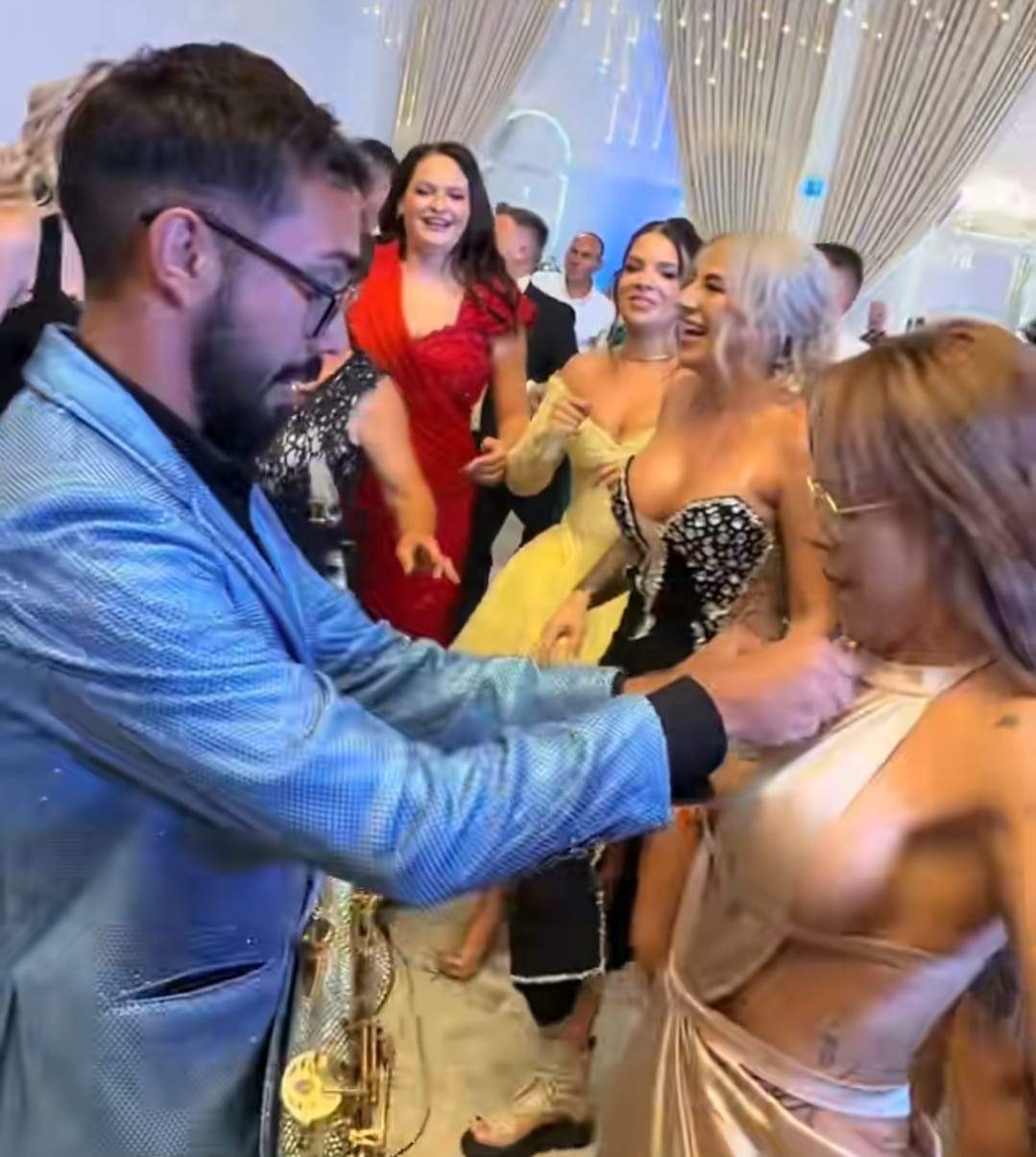 Armin Nicoară i-a băgat bani la decolteu unei dansatoare, sub privirile Claudiei Puican. Cum a reacționat domnișoara: ”Mă simt onorată”