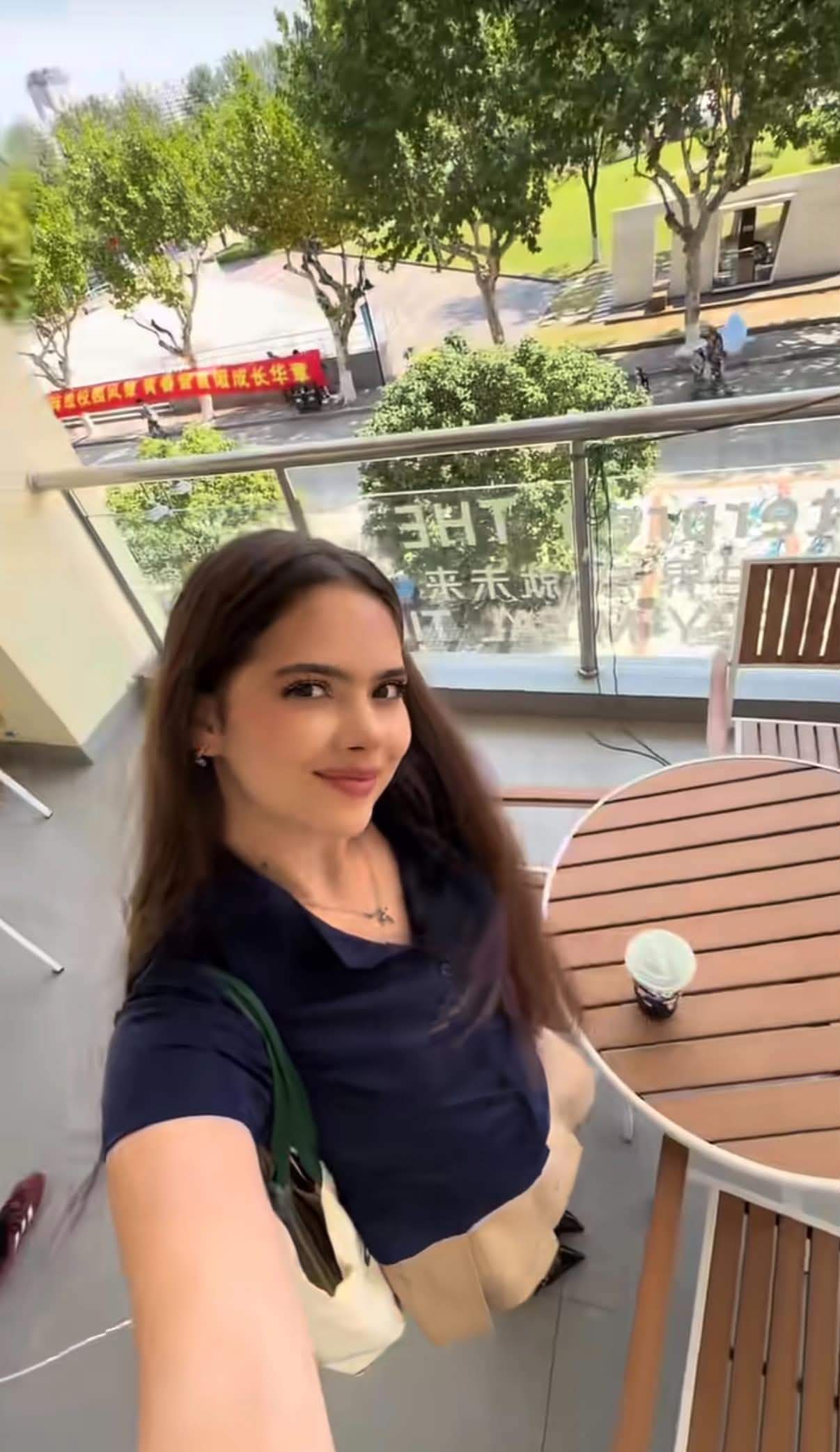 O româncă a arătat cum e cantina la o facultate prestigioasă din Shanghai. Ce poți cumpăra