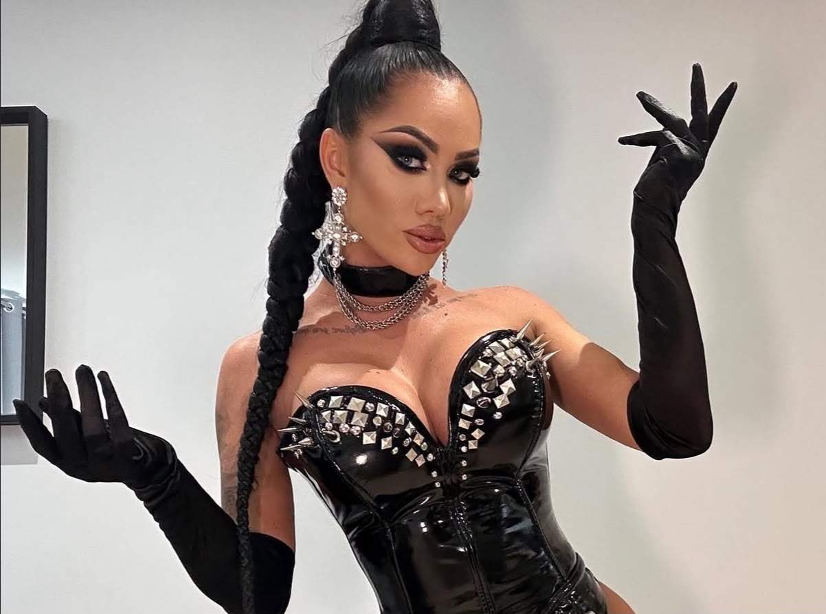 Nattasha Black, sexy