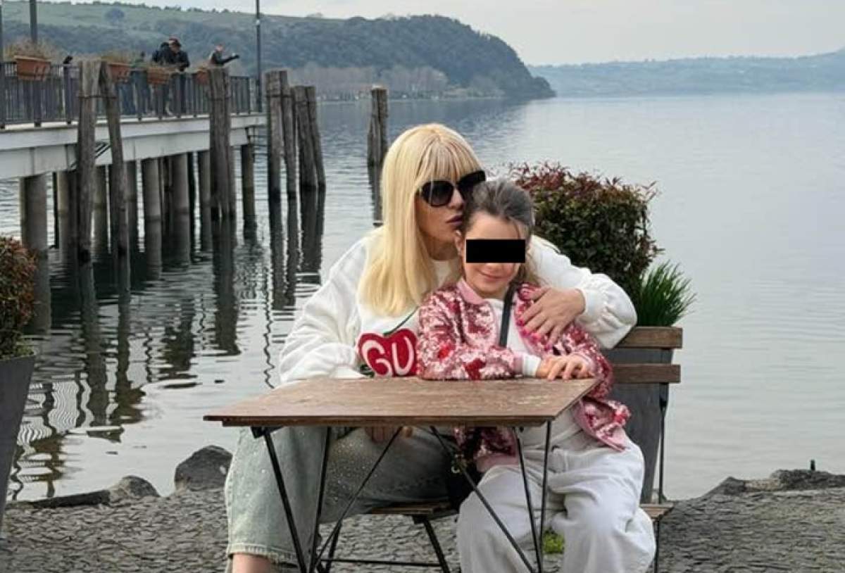 Imagine rară cu Elena Udrea însărcinată! Fostul ministru se mândrește cu o fetiță superbă