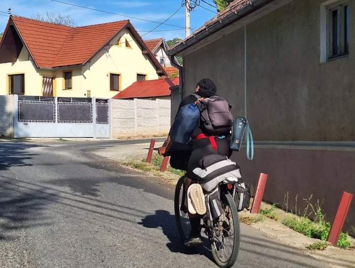 Gestul unor români care l-a lăsat fără cuvinte pe un călător. Ce i s-a întâmplat în timp ce străbătea țara la pas