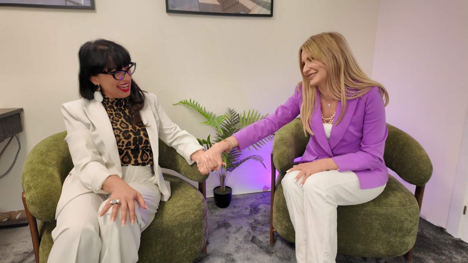 A traversat graniţe pe jos. Astăzi, are succes în imobiliare, în Spania. Angie Cobuţ: „Nu aveam cu ce să bem apă” A traversat graniţe pe jos. Astăzi, are succes în imobiliare, în Spania. Angie Cobuţ: „Nu aveam cu ce să bem apă”