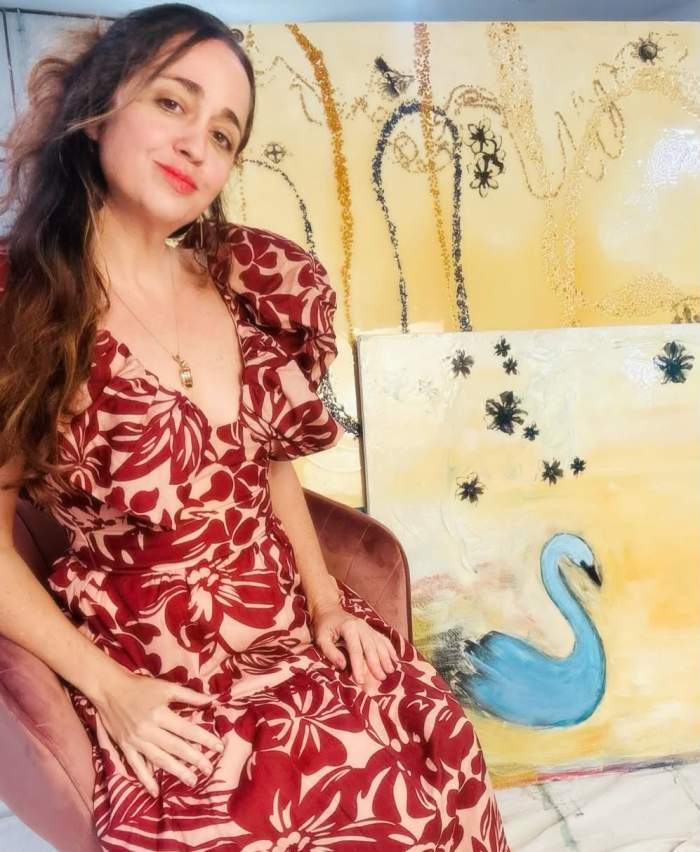 Alena Hennessy, în rochie